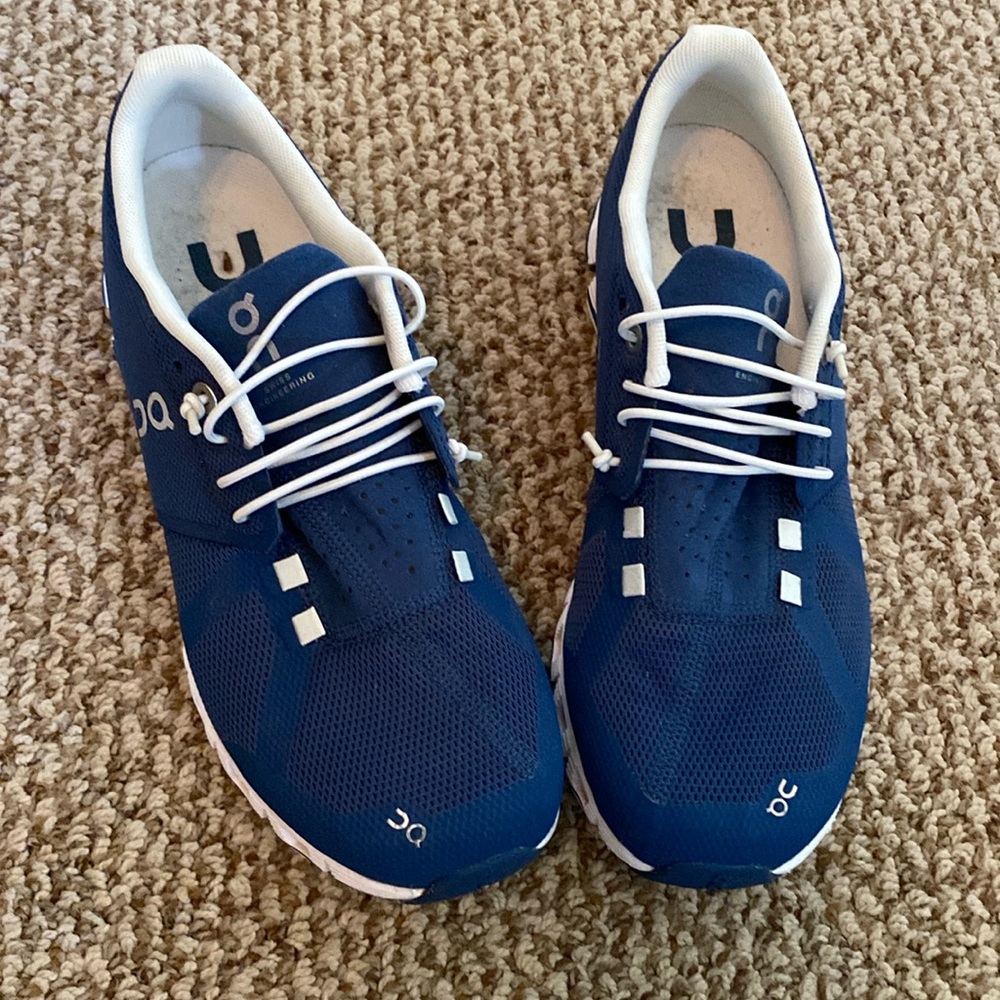 On Cloud Women’s Shoes, Size 8, worn once, blue